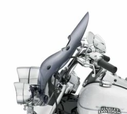 Harley Davidson Belüftete Windsplitter Windschutzscheibe 16" Dunkel Getönt 9 Harley Davidson Belüftete Windsplitter Windschutzscheibe 16" Dunkel Getönt -Harley Davidson Store 57400176 5 harley1