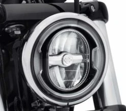 Harley Davidson Daymaker 5.75" Signature Reflector LED Scheinwerfer Schwarz 6 Harley Davidson Daymaker 5.75" Signature Reflector LED Scheinwerfer Schwarz -Harley Davidson Store 67700356 31